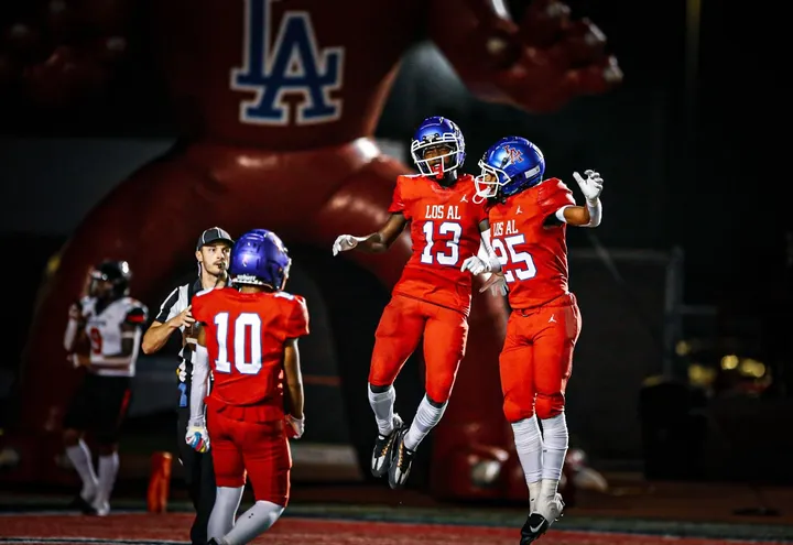 Los Alamitos wide receiver #13 Ja’Myron Baker scored two touchdowns in the team's win over the Huntington Beach Oilers. Photo