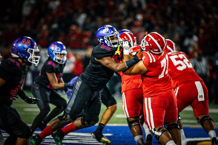 The Mater Dei Monarchs proved too much for the Los Alamitos Griffins to handle in the Nov. 18 CIF-SS Division 1 semifinal. Ma