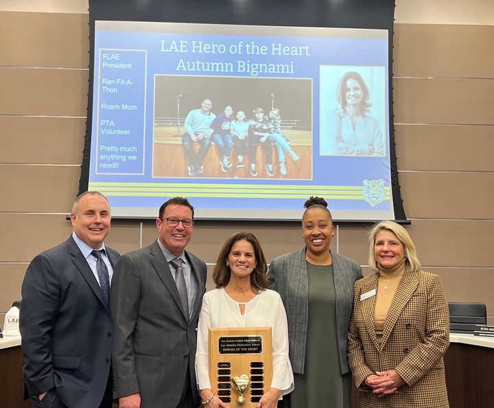 Parent volunteer Autumn Bignami was named L.A.E.'s 'Hero of the Heart' for 2022-23. Pictured from left to right: Los Al USD's