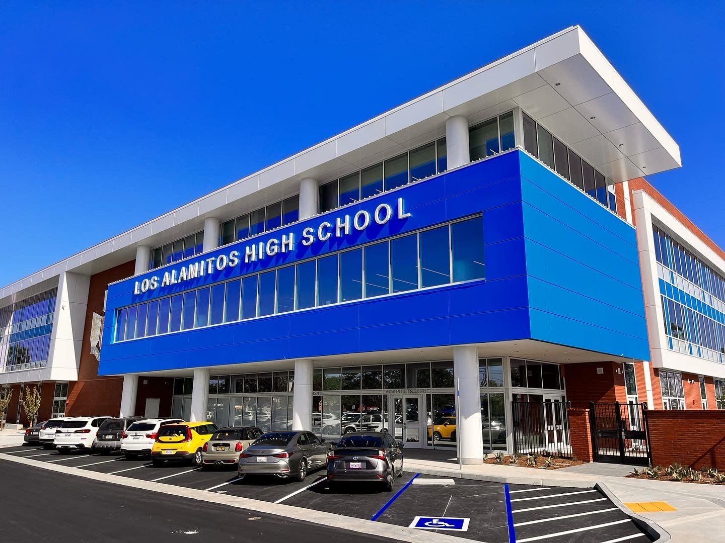 The front of the new STEM building at Los Alamitos High School photographed on August 15. Photo by Jeannette Andruss.